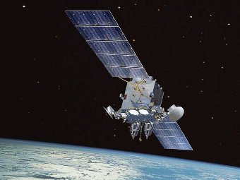 Компьютерная модель спутника AEHF. Изображение ВВС США с сайта en.wikipedia.org